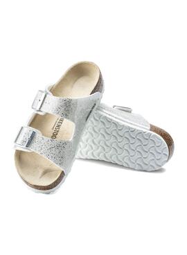 Sandálias Birkenstock Arizona prateadas para menina.
