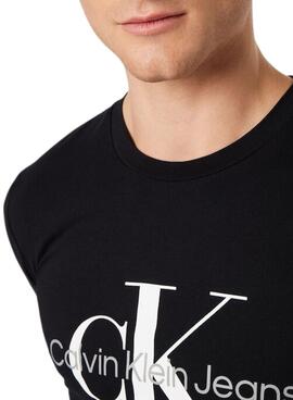 T-Shirt Calvin Klein Institucional Homem Preto