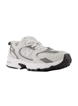 Tênis New Balance 530 cinza e branco