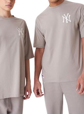 Camisa New Era New York Yankees League Marrom.