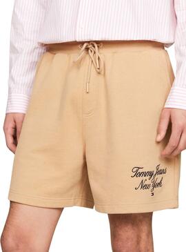 Bermuda Tommy Jeans Luxe Camel para Homem.