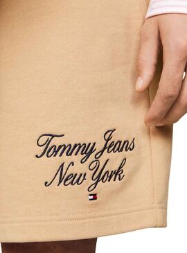 Bermuda Tommy Jeans Luxe Camel para Homem.