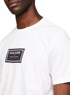 Camiseta Tommy Hilfiger Label HD branca para homem.