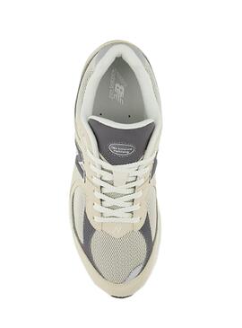 Sapatilhas New Balance M2002 bege e cinza para homem