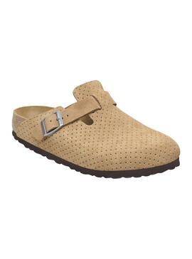 Tamancos Birkenstock Boston perfurados em camelo