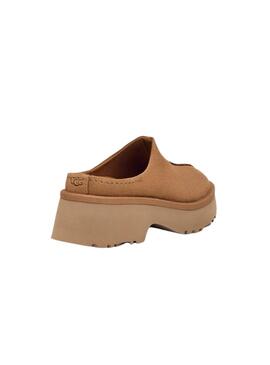 Tamancos UGG Cottage Clog Chestnut para mulher