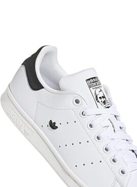 Sapatilhas Adidas Stan Smith brancas para mulher.