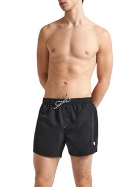 Bermuda Pepe Jeans Rubber preta para homem.