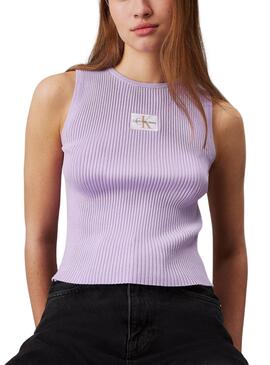 Top Calvin Klein Jeans etiqueta tecida lilás para mulher.