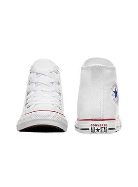 Tênis Converse Chuck Taylor All Star branco para criança.