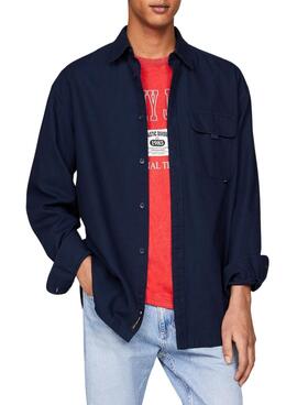 Camisa Tommy Jeans Varsity Explorer azul marinho para homem.