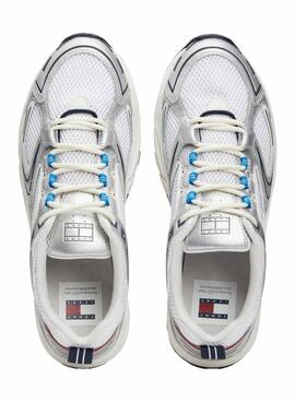 Sapatilhas Tommy Jeans Archive prateadas e brancas retro para homem.