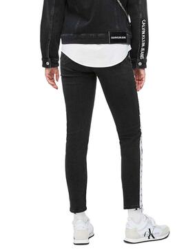 Jeans Calvin Klein CKJ 010 Preto Mulher