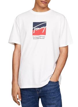 Camiseta Tommy Jeans Reg RWB branca para homem.
