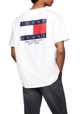 Camiseta Tommy Jeans Logo Flag branca para homem