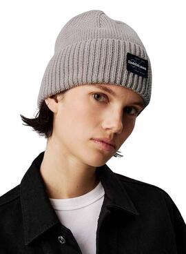 Gorro Calvin Klein Jeans Mono Logo cinza para mulher