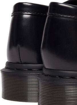 Sapato mocassim Dr. Martens Adrian Snaffle preto para mulher