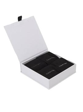 Caixa de presente com 4 pares de meias Calvin Klein pretas para homem.