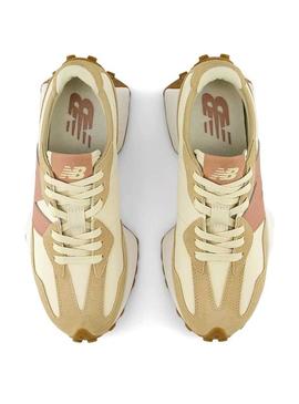 Sapatilhas New Balance 327 bege e rosa para mulher.