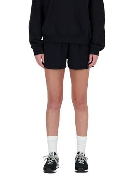 Calções New Balance Essential preto para mulher