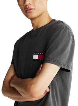 Camiseta Tommy Jeans Heritage preta para homem.