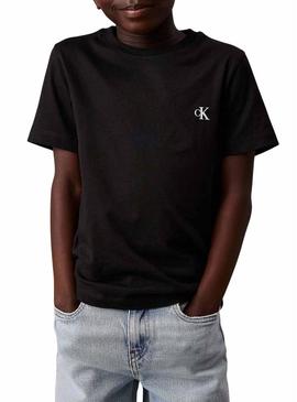 Camisetas Calvin Klein Color Block branco e preto.