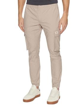Calça Calvin Klein Cargo bege para homem