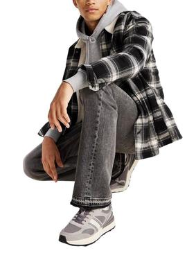 Tênis Tommy Jeans Technical cinza para homem.