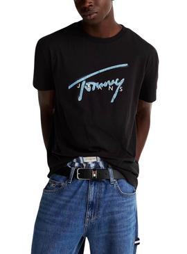 Camiseta Tommy Jeans Signature preta para homem.