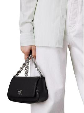 Bolsa Calvin Klein Jeans Monograma preta para mulher.