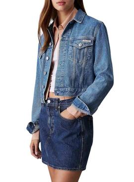 Jaqueta jeans Calvin Klein Jeans Cropped dos anos 90 para mulher.