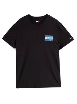 Camiseta Tommy Jeans Flag preta para homem.