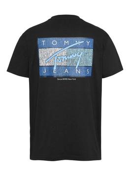 Camiseta Tommy Jeans Flag preta para homem.