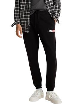 Calça Tommy Jeans Entry preta para homem.