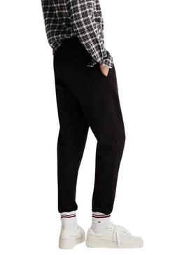 Calça Tommy Jeans Entry preta para homem.