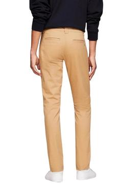 Calça Tommy Jeans Scanto cáqui para homem.
