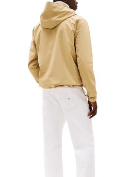 Corta-vento Tommy Jeans Tech bege para homem.