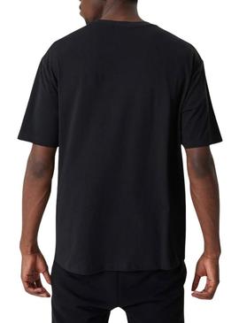 Camiseta New Era Neyyan preta para homem.