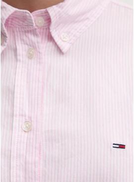 Camisa Tommy Jeans Oxford listrada rosa para mulher.