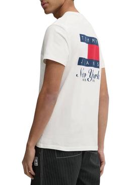 Camiseta Tommy Jeans Heritage branca para homem.