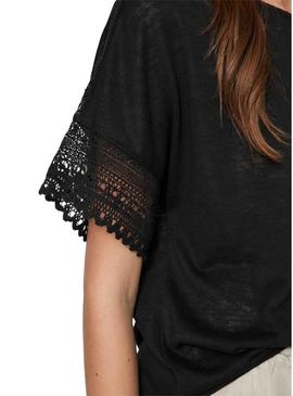 Camiseta Vila Vinulan preta para mulher.