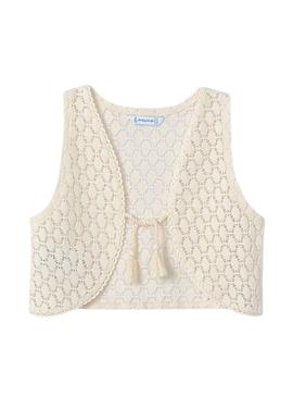 Camiseta Mayoral com colete bege para menina.