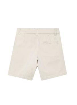 Bermudas Mayoral chino beige para crianças.