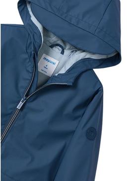 Capa de chuva Mayoral com capuz azul para menino