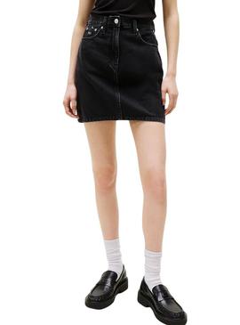 Saia Tommy Jeans Mom preta para mulher.