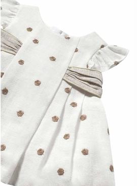 Vestido bordado branco Mayoral para bebê.