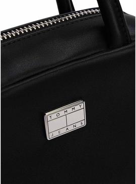 Bolsa Tommy Jeans American Cool preta para mulher.