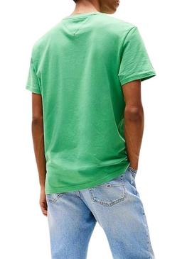 Camiseta Tommy Jeans Essential Flag verde para homem.