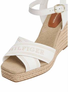 Sandálias Tommy Hilfiger Monotipo branca para mulher.