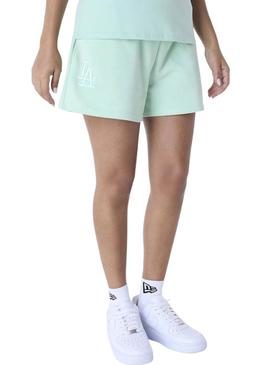 Calções curtos New Era LA Dodgers Essential verde para mulher.